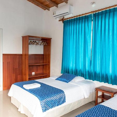 Hostal La Gran Tortuga Puerto Villamil Buitenkant foto