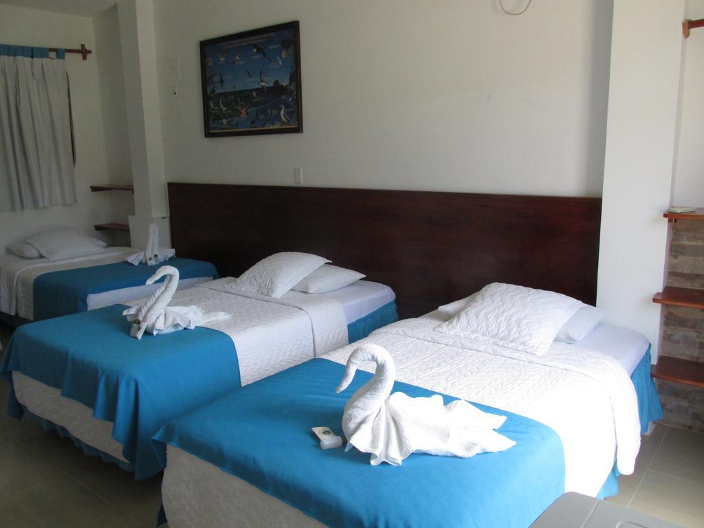 Hostal La Gran Tortuga Puerto Villamil Buitenkant foto