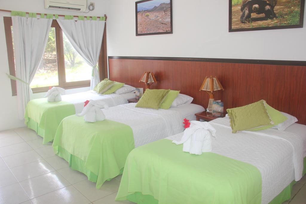 Hostal La Gran Tortuga Puerto Villamil Buitenkant foto