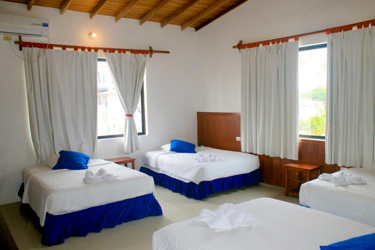 Hostal La Gran Tortuga Puerto Villamil Buitenkant foto