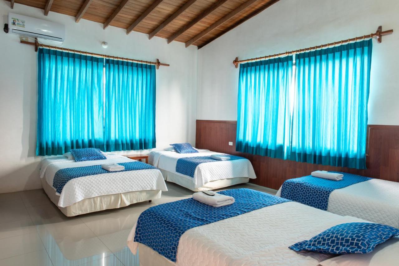 Hostal La Gran Tortuga Puerto Villamil Buitenkant foto