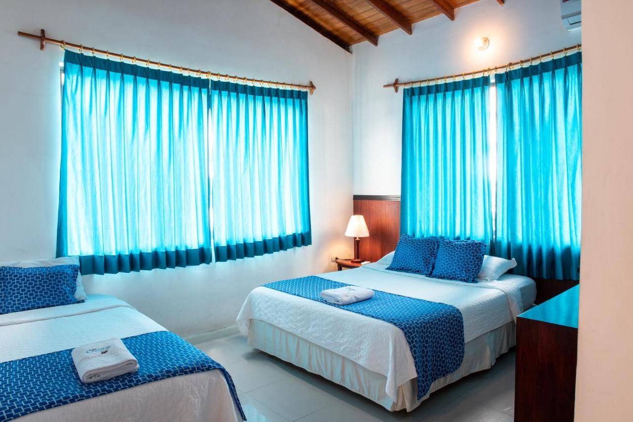 Hostal La Gran Tortuga Puerto Villamil Buitenkant foto